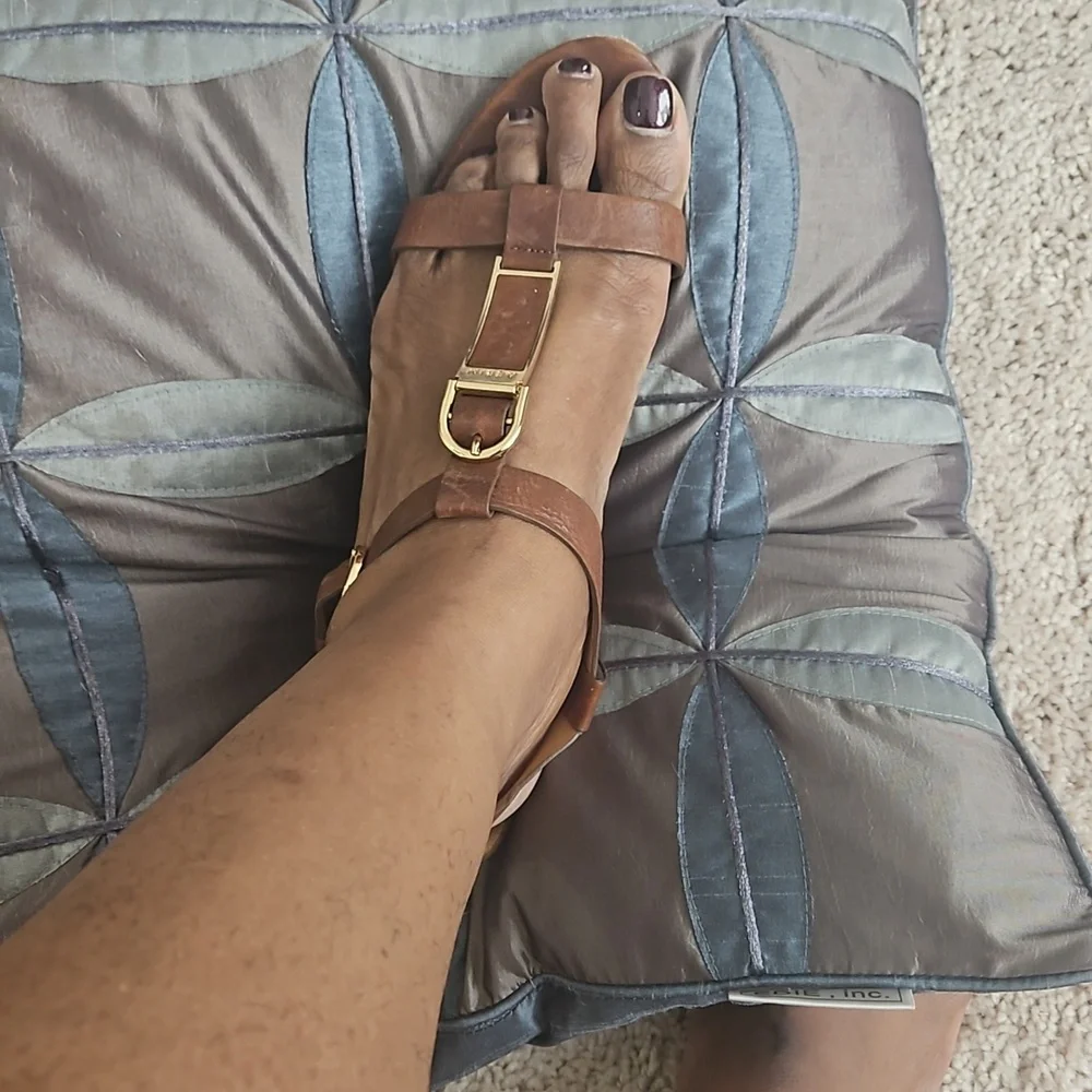 Aerin - Picture 2 of 4